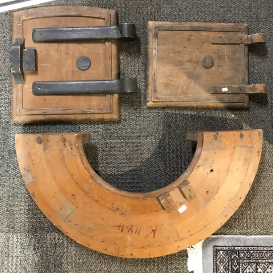 Box of Assorted Vintage Moulds etc