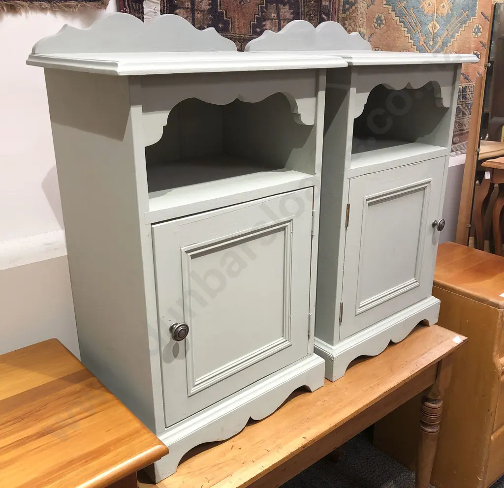 Pair of Bedside Cabinets Image 1++