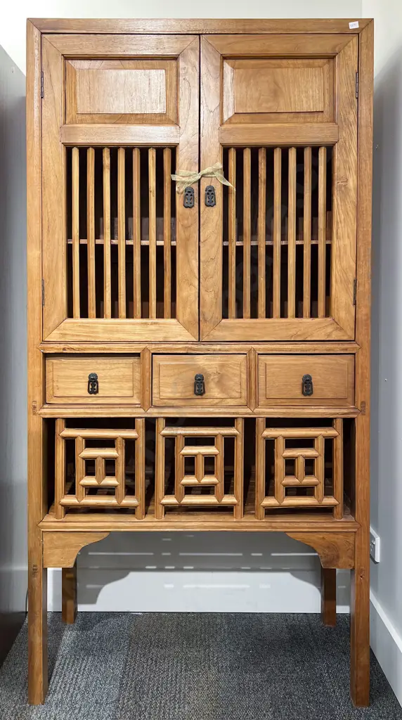 Chinese Three Drawer Cabinet Image 1++