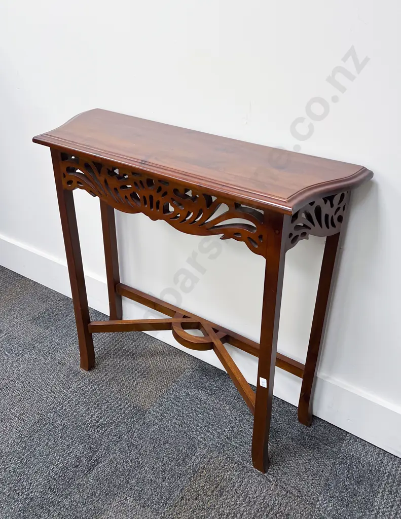 Slender Hall Table Image 1++