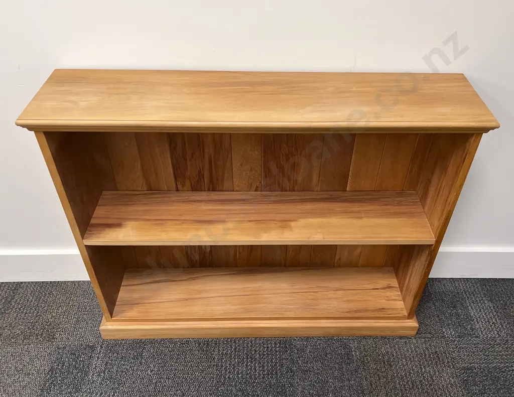 Low Bookshelf Image 1++