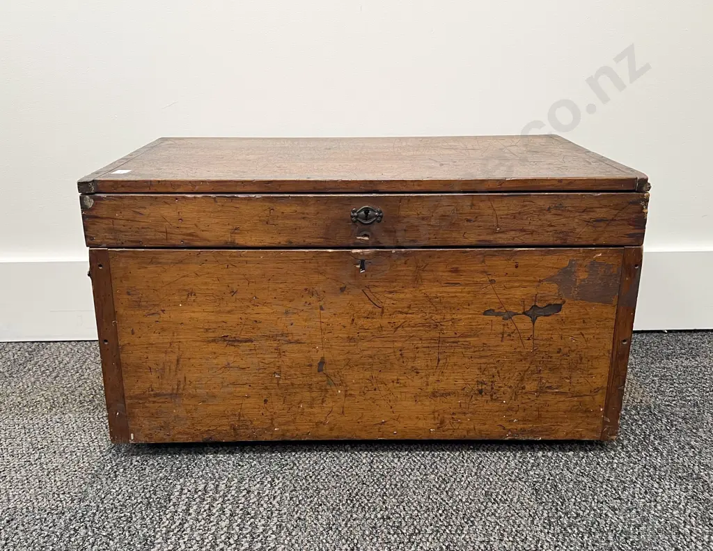 Vintage Tool Chest Image 1++