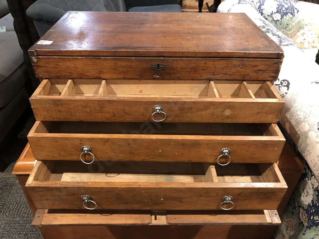 Vintage Tool Chest Image 1++