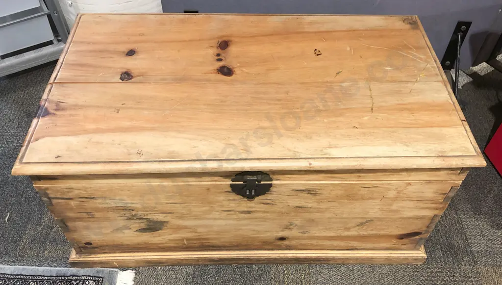 Vintage Blanket Chest Image 1++