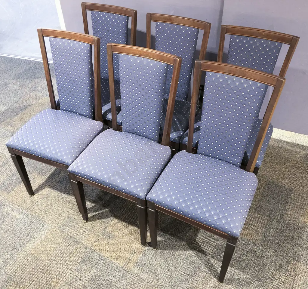 Circular Dining Table and Six Chairs Image 1++