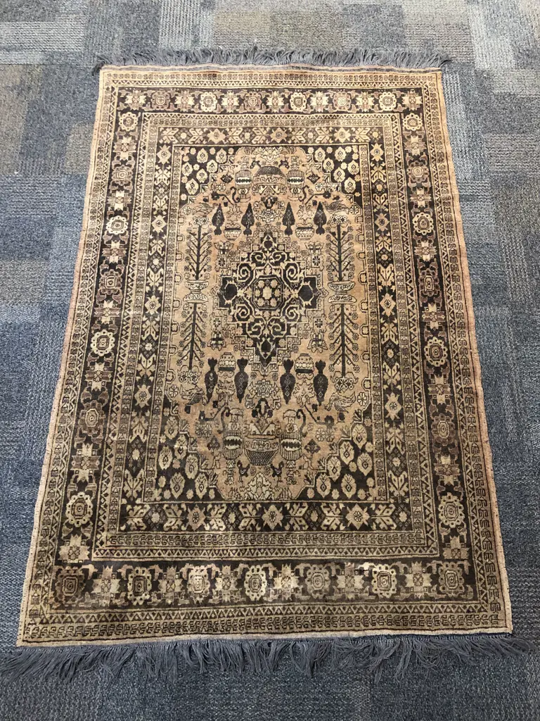 Persian Rug Image 1++