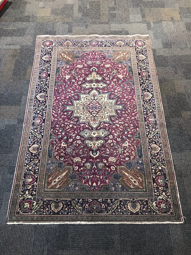 Keshan Style Persian Rug Image 1++