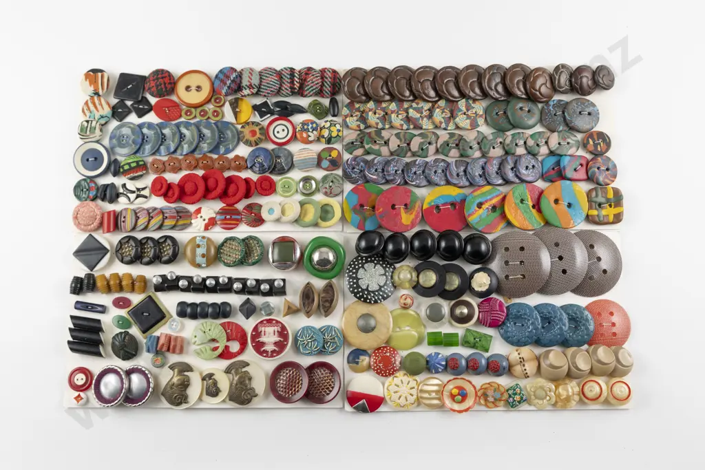 Collection Assorted Vintage Buttons Image 1++