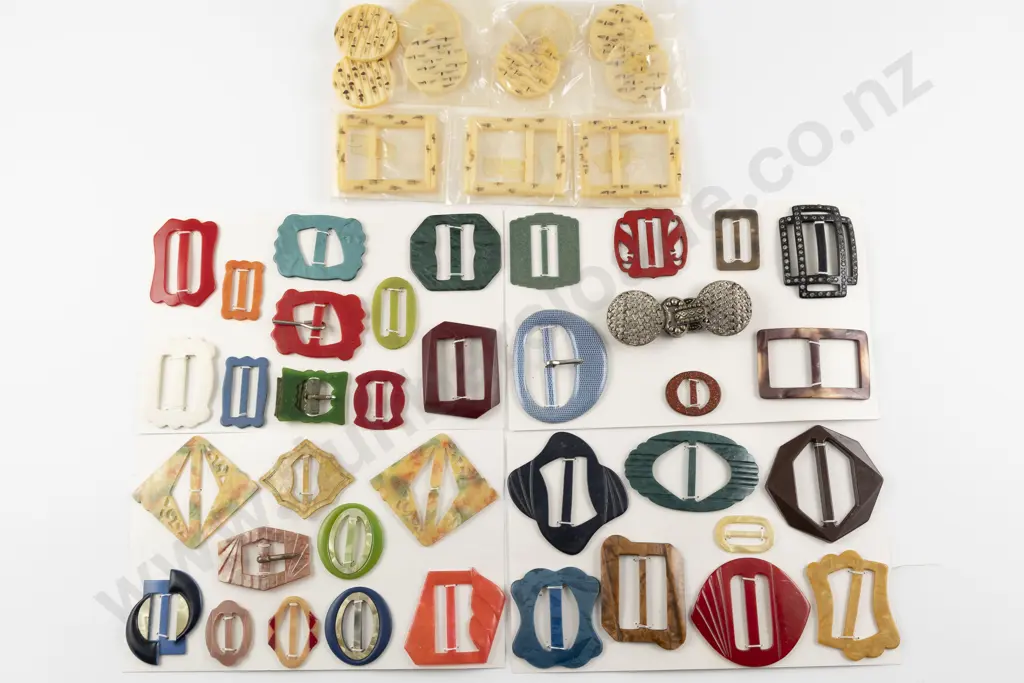 Collection Mainly Plastic Dress Buckles Image 1++
