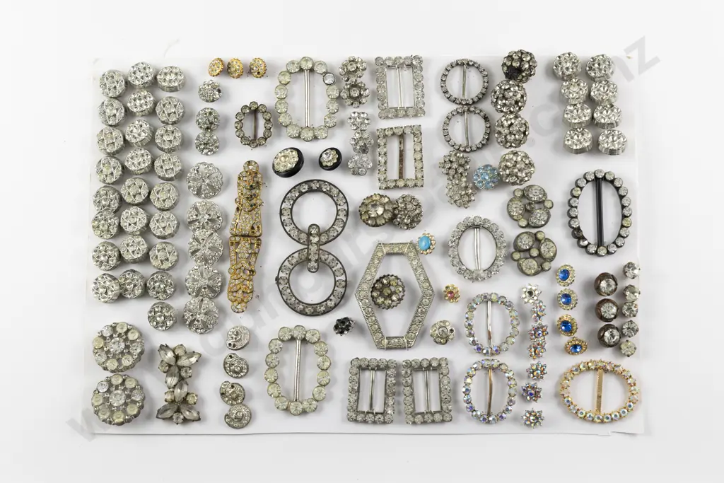 Collection Diamante Buttons Buckles & Dress Clip Image 1++