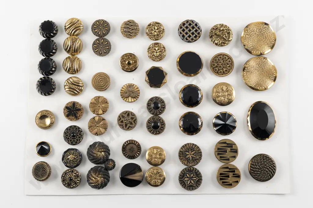 Collection Victorian Glass Buttons Image 1++