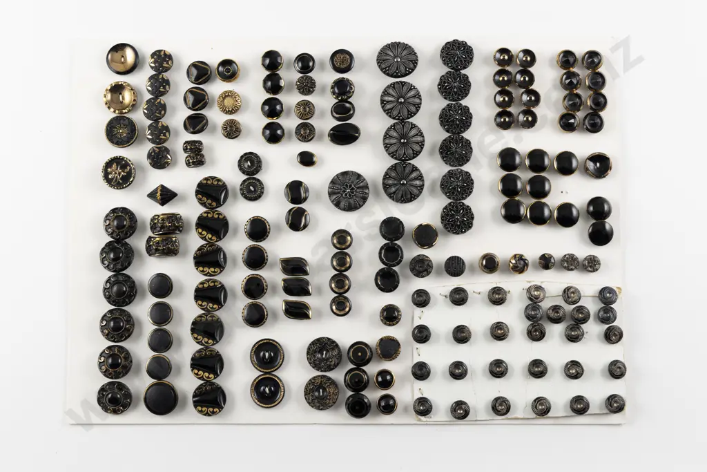 Collection Victorian Glass Buttons Image 1++