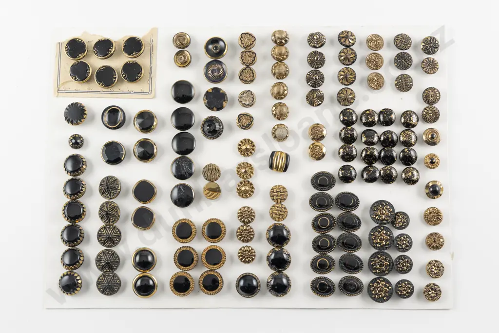 Collection Victorian Glass Buttons Image 1++