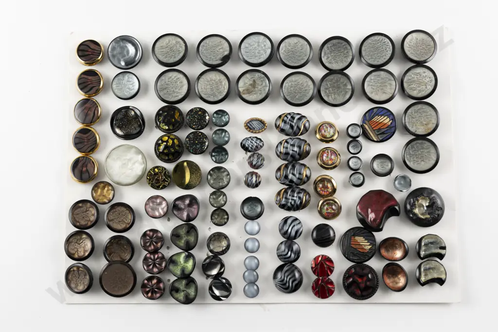 Collection Victorian Glass Buttons Image 1++