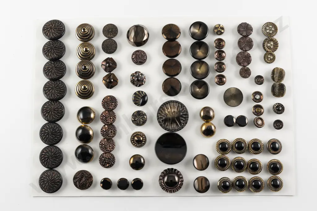 Collection Victorian Glass Buttons Image 1++