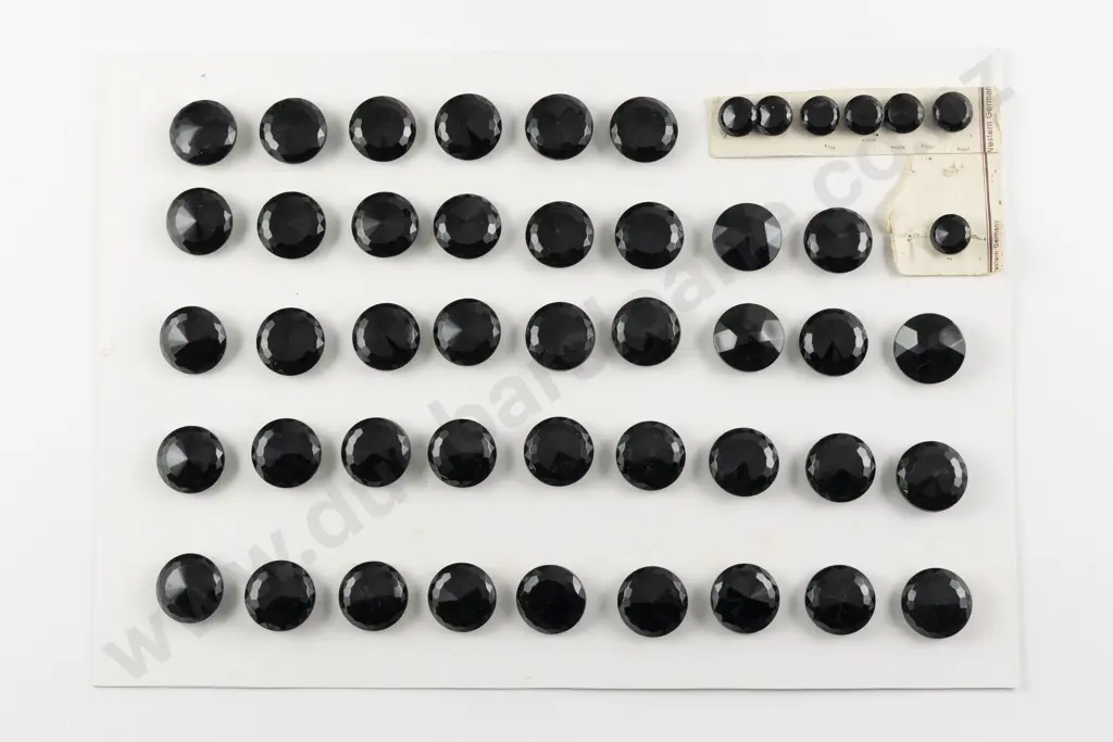 Collection Victorian Glass Buttons Image 1++