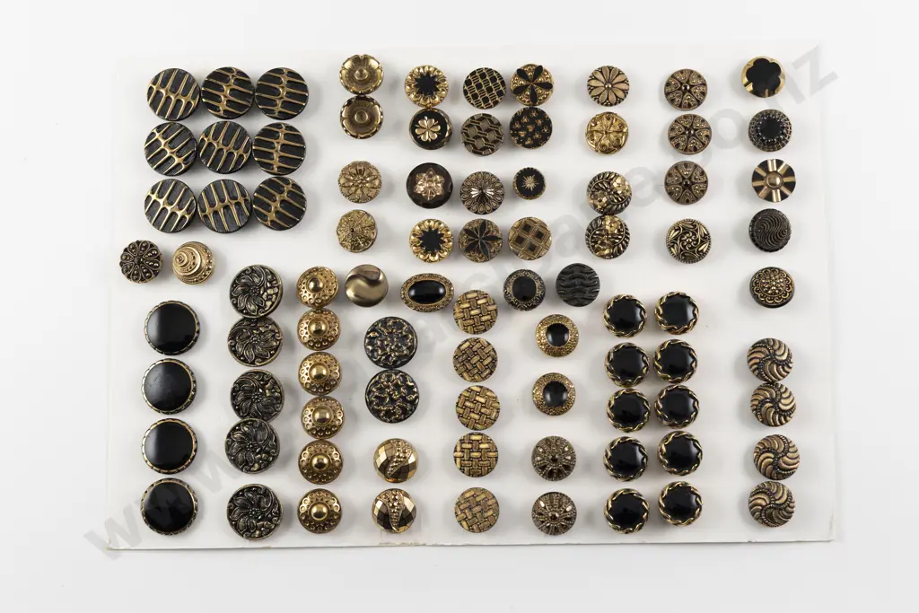 Collection Victorian Glass Buttons Image 1++