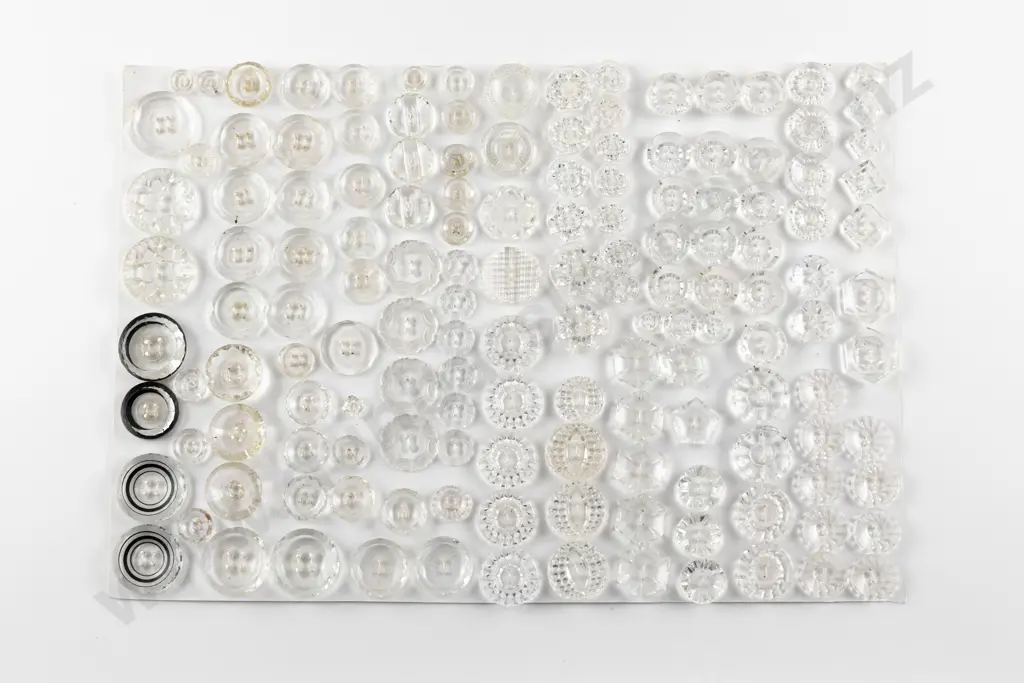 Collection Victorian Clear Glass Buttons Image 1++