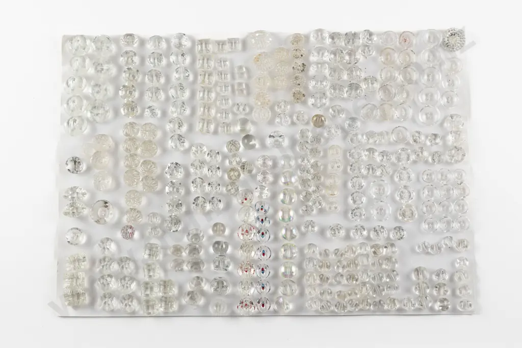 Collection Victorian Clear Glass Buttons Image 1++