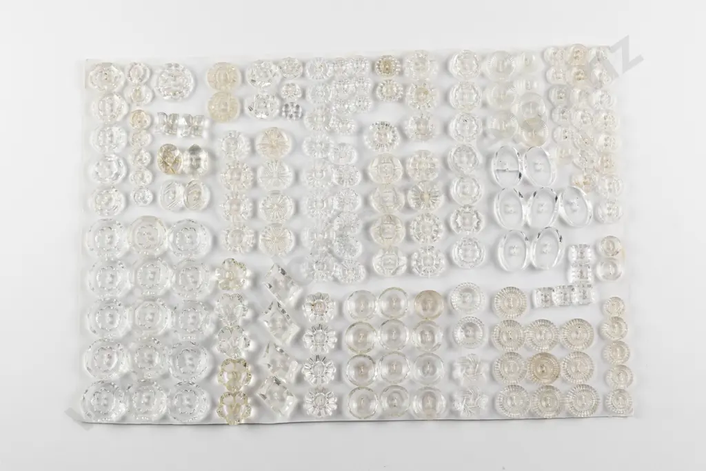 Collection Victorian & Art Deco Clear Glass Buttons Image 1++