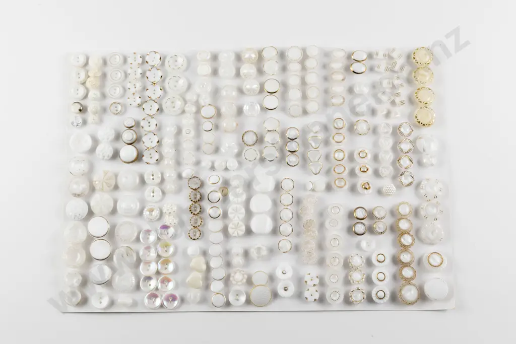 Collection Victorian & Art Deco White Glass Buttons Image 1++