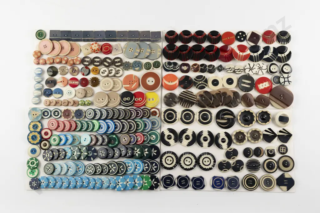 Collection Assorted Vintage Plastic Buttons Image 1++
