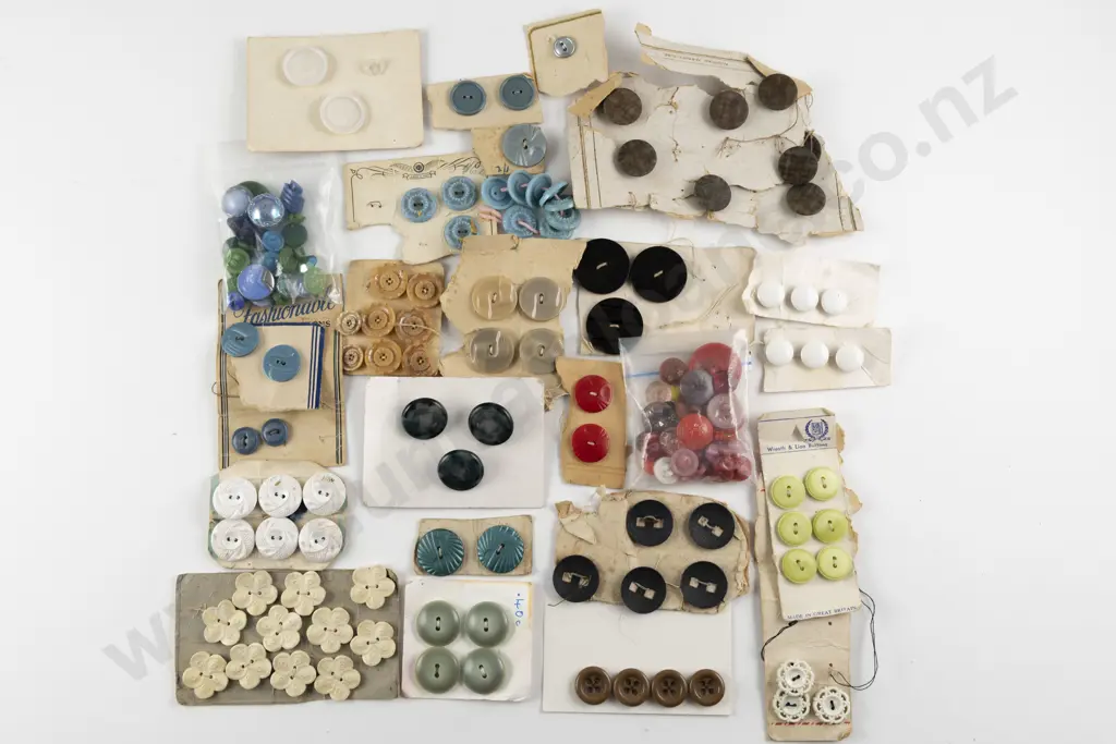 Collection Various Buttons on Full & Part Cards Image 1++