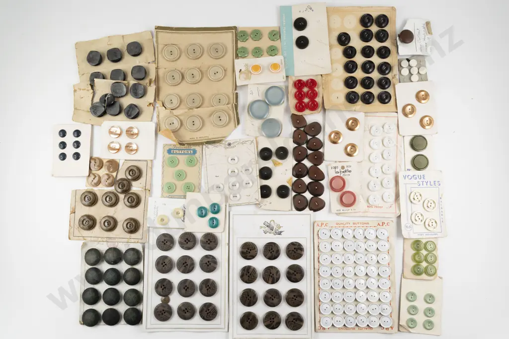 Collection Various Buttons on Full & Part Cards Image 1++