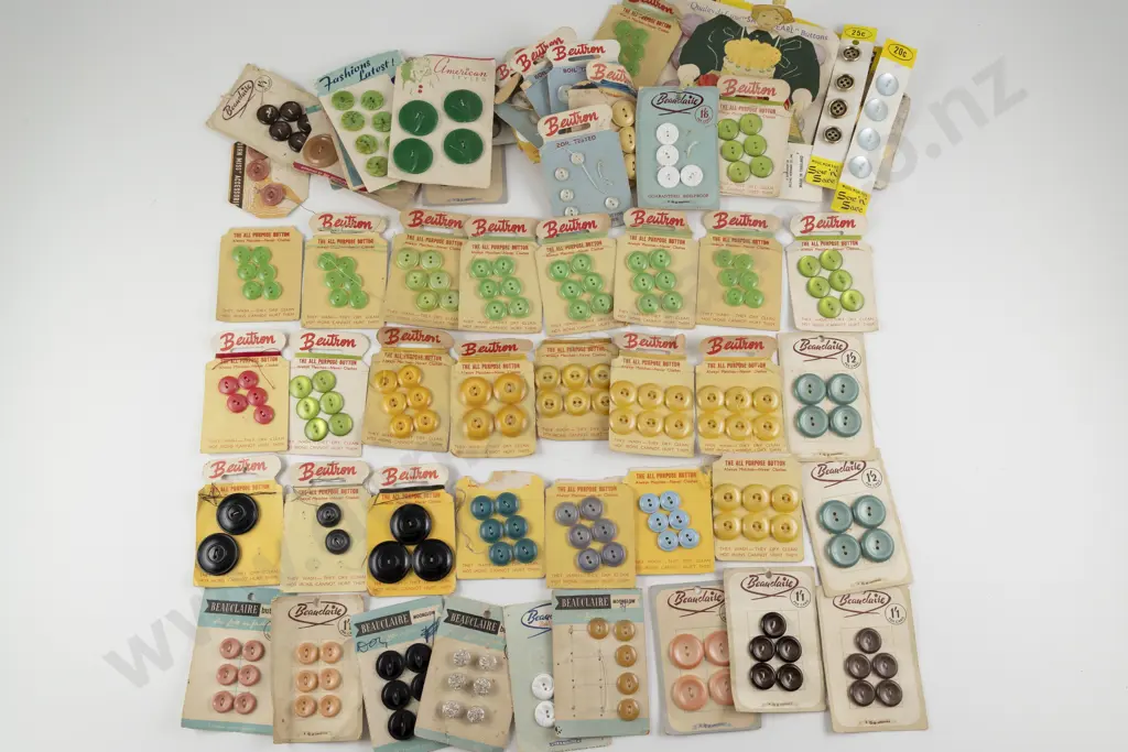 Collection Various Buttons on Full & Part Cards Image 1++