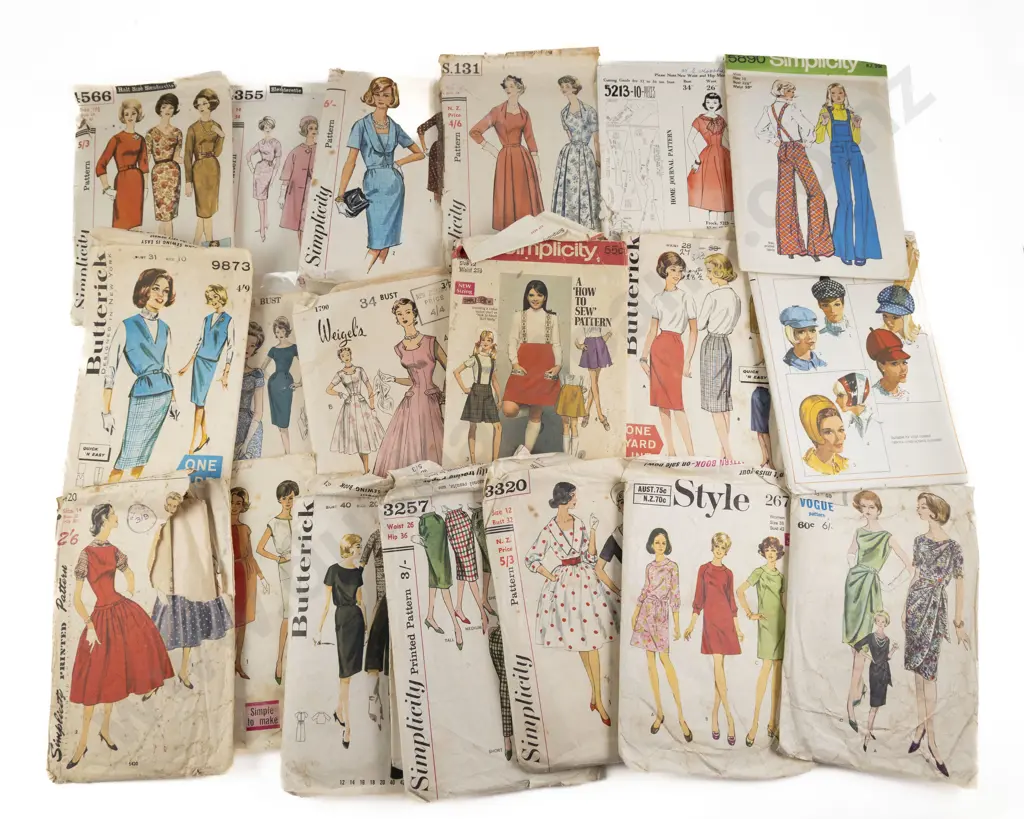 Collection Vintage Butterick Simplicity & Other Patterns Image 1++