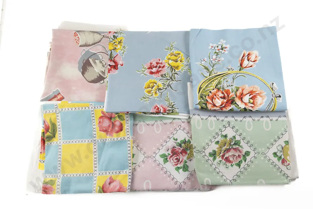 Six Mid C20th Tablecloths Image 1++