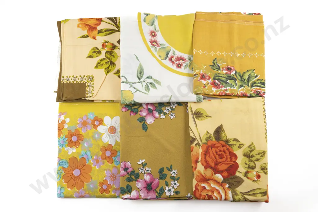 Six Mid C20th Tablecloths Image 1++