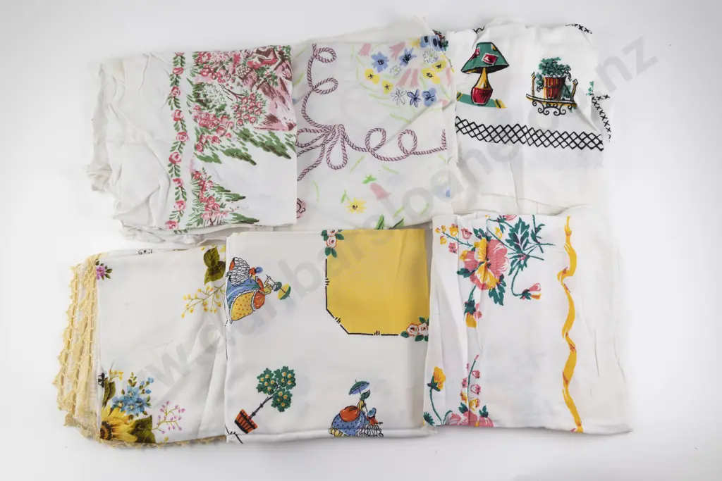 Six Mid C20th Tablecloths Image 1++