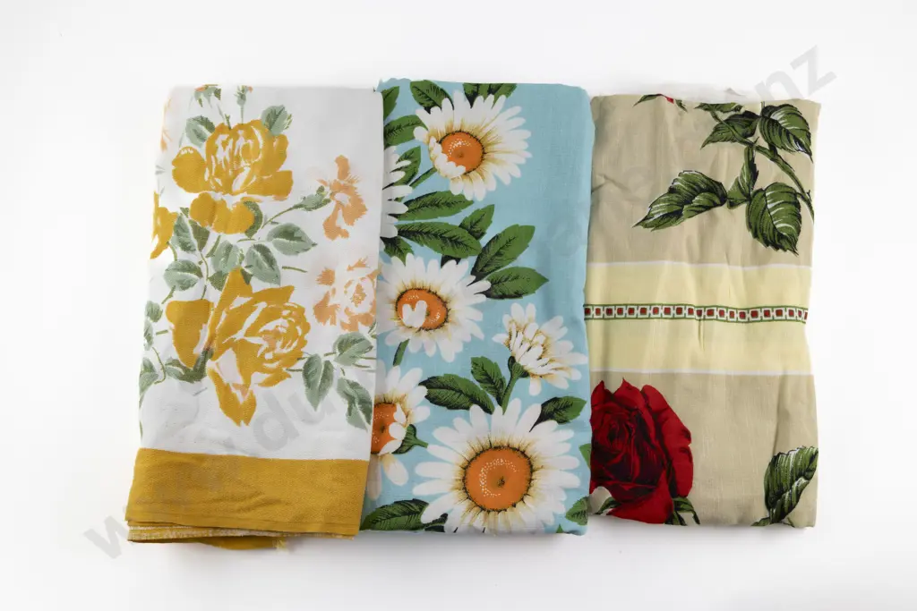 Three Mid C20th Tablecloths Image 1++