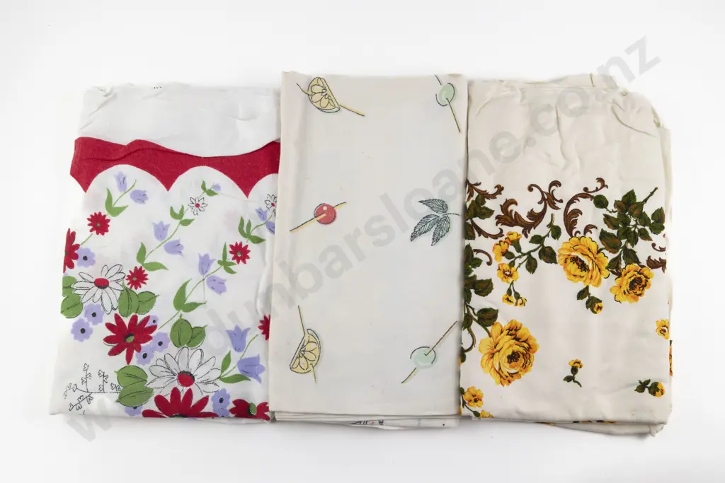 Three Mid C20th Tablecloths Image 1++