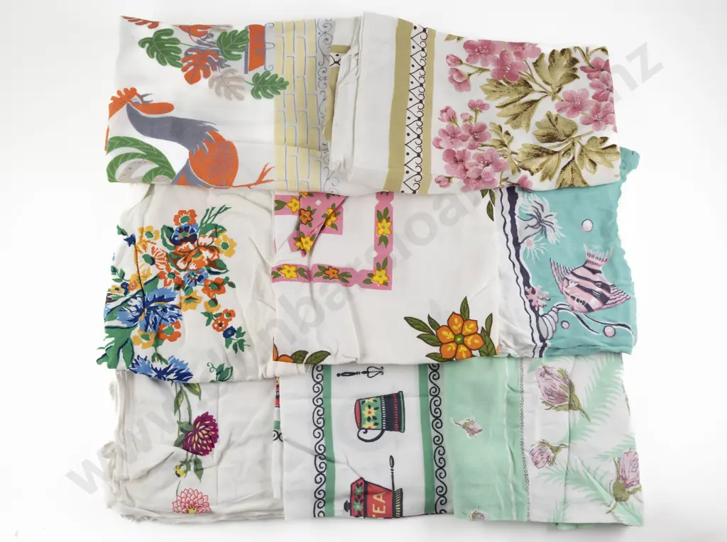Six Assorted Mid C20th Tablecloths Image 1++