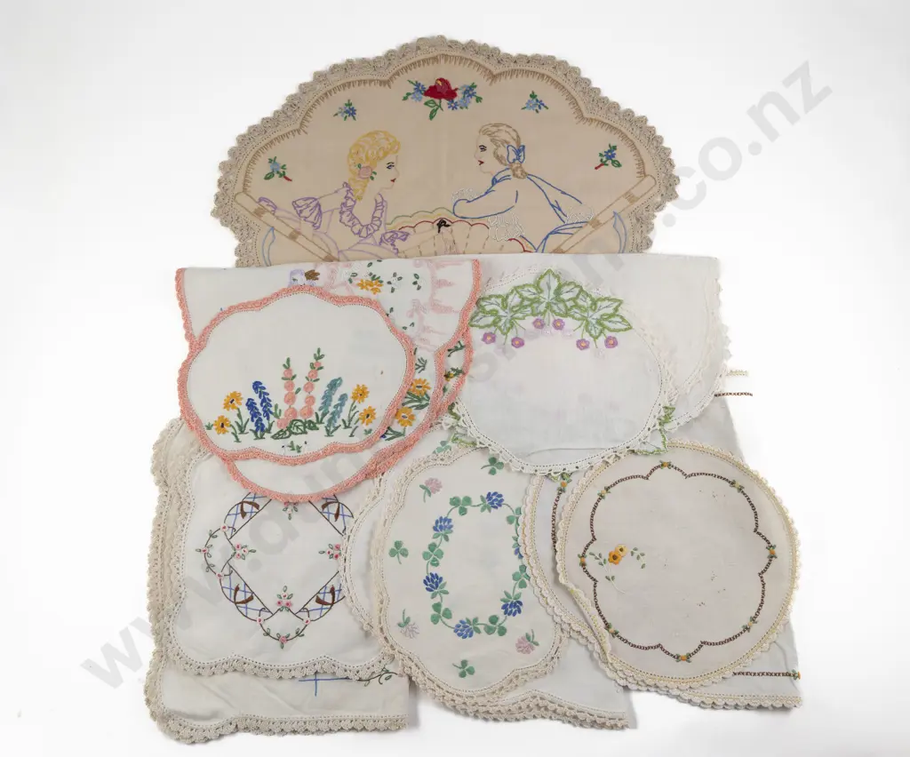 Six Vintage Embroidered Linen Tray Cloths & Sets Image 1++