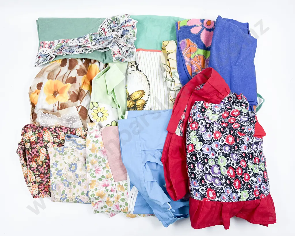 Collection Ten Vintage Aprons Image 1++