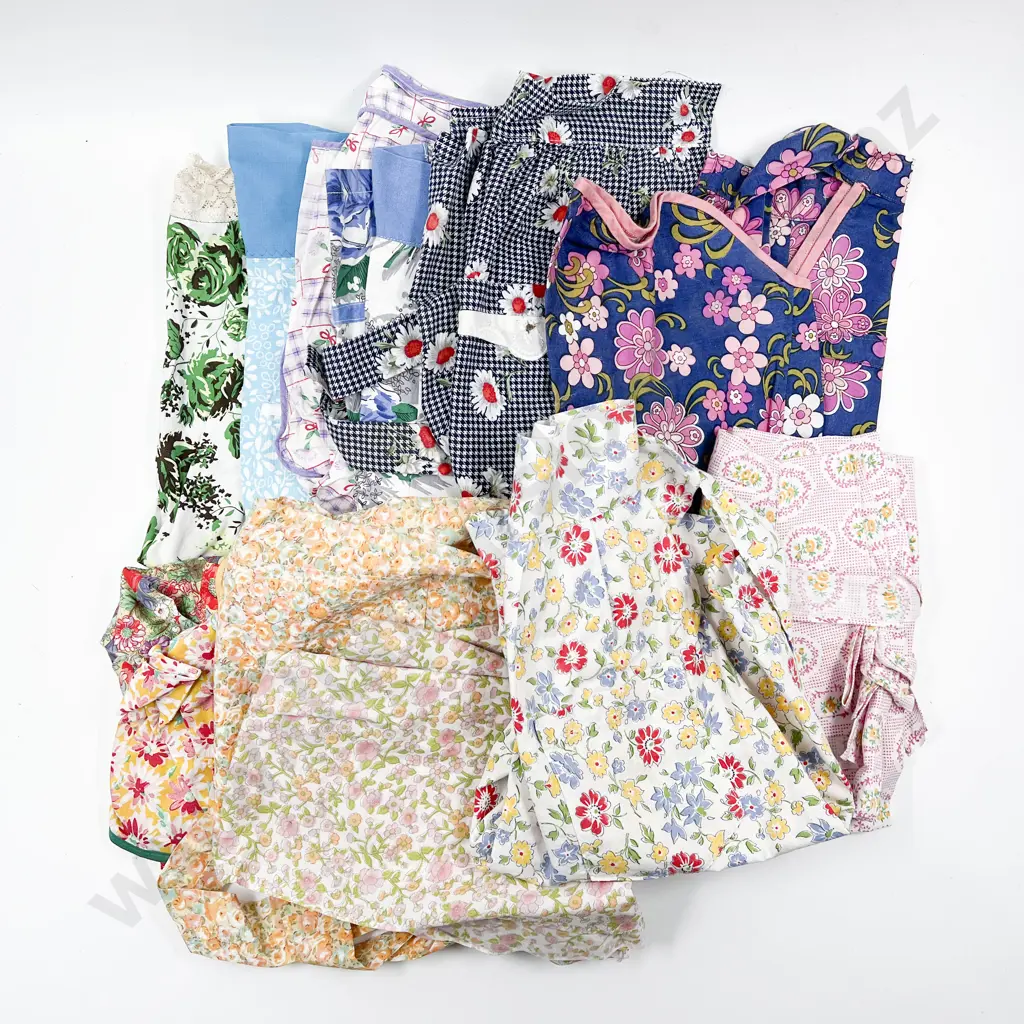 Collection Ten Vintage Aprons Image 1++