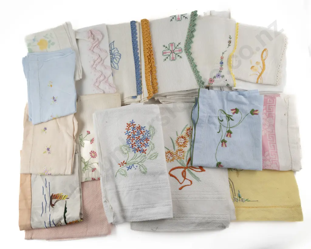 Collection Vintage Embroidered Hand Towels Image 1++