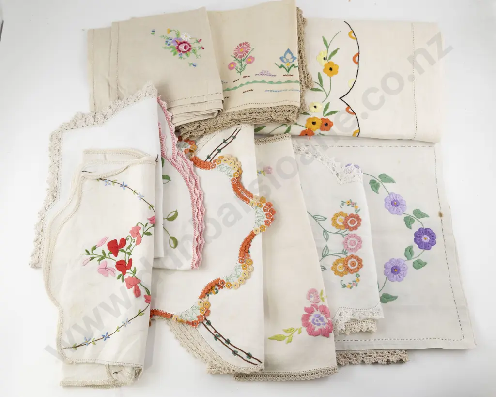 Three Vintage Embroidered Tablecloths & Selection Doilies Image 1++