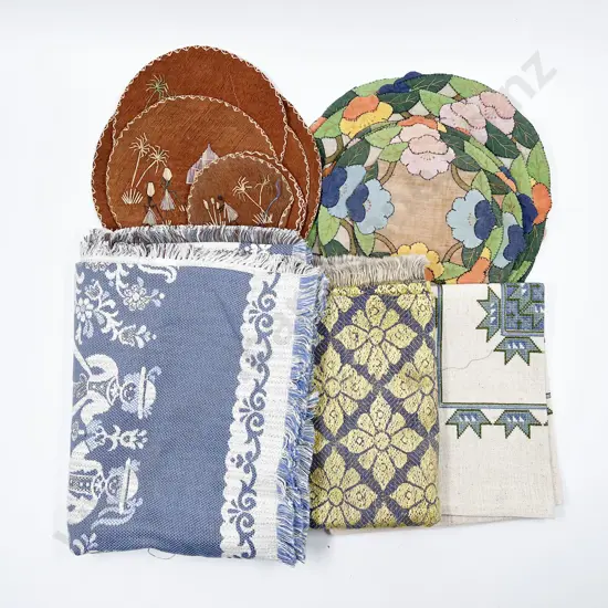 Selection Vintage Linens & Fabrics