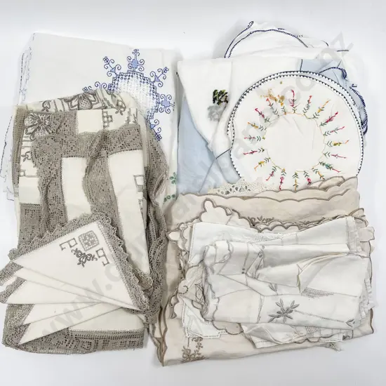 Selection Vintage White Linens Machine Woven Table Covers Napkins & Doilies