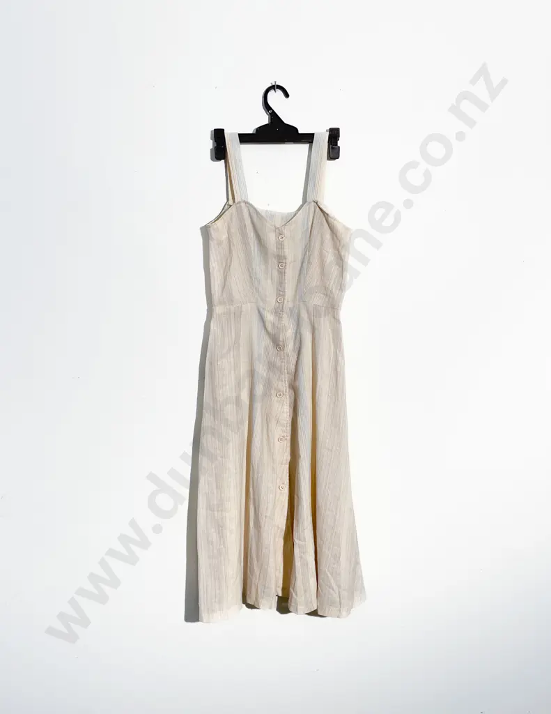 Two 1960s Summer Dresses Image 1++