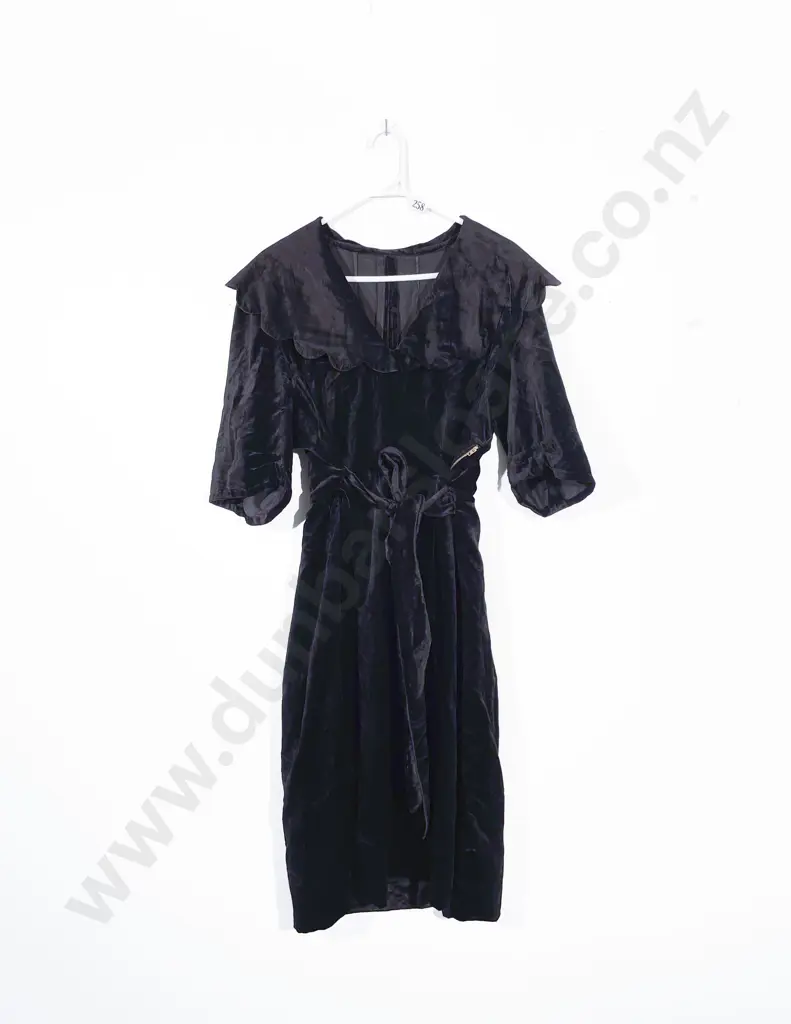 Large Size 1930s Black Velvet Mourning Dress Image 1++