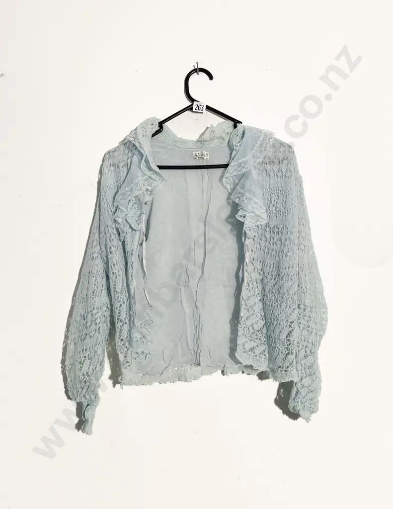 Monthill England !950s Bed Jacket & Shawl Image 1++