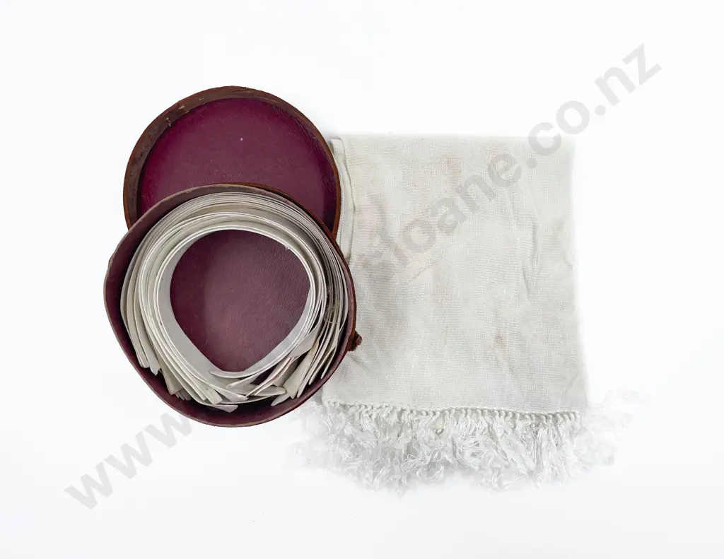 Edwardian Collar Box with Collars & Gentleman's Travel Scarf Image 1++