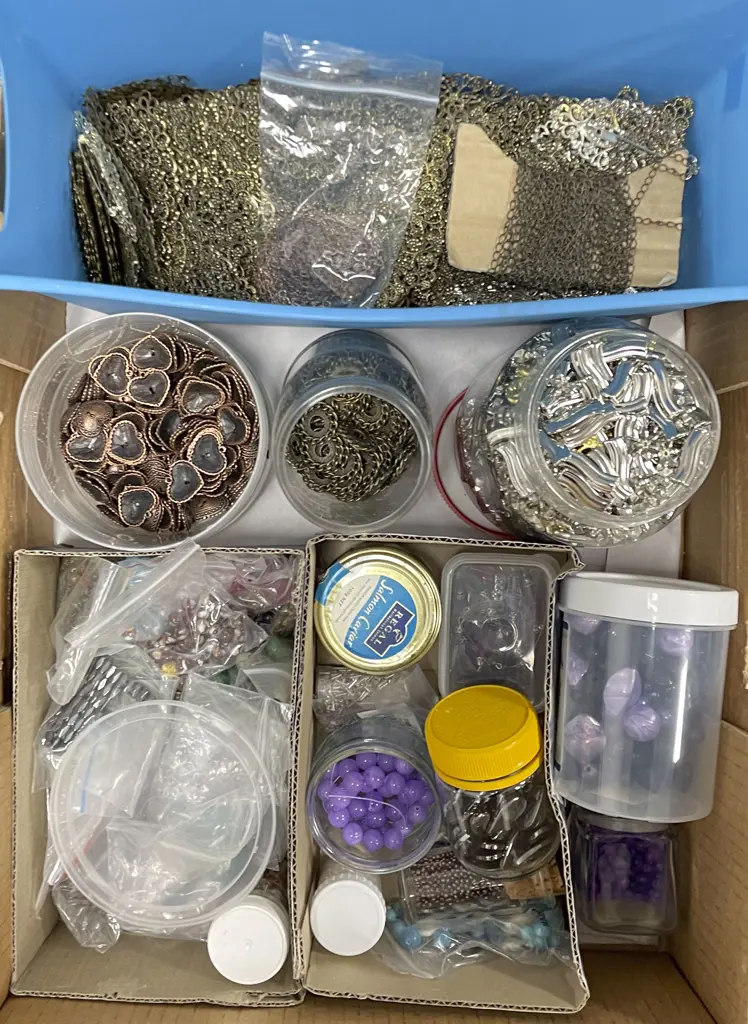 Collection Jewellery Metal Fittings and Loose Beads Image 1++