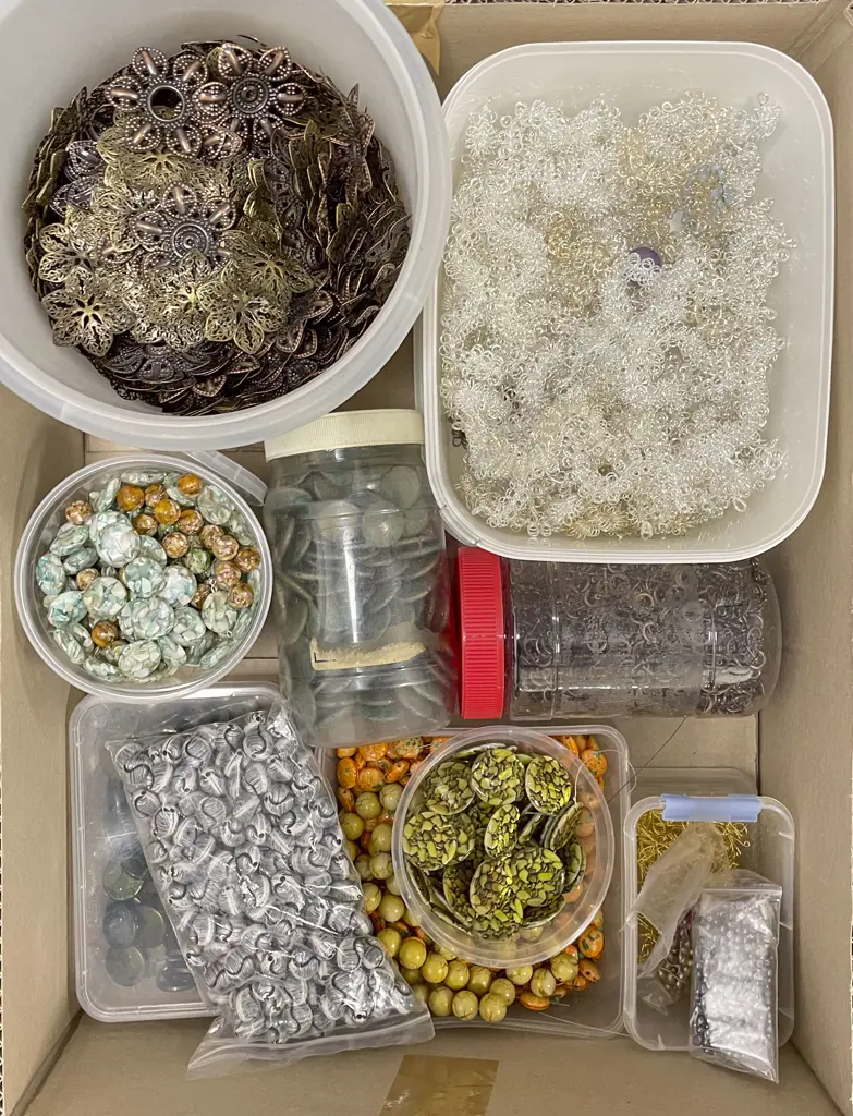 Collection Jewellery Metal Fittings and Loose Beads Image 1++