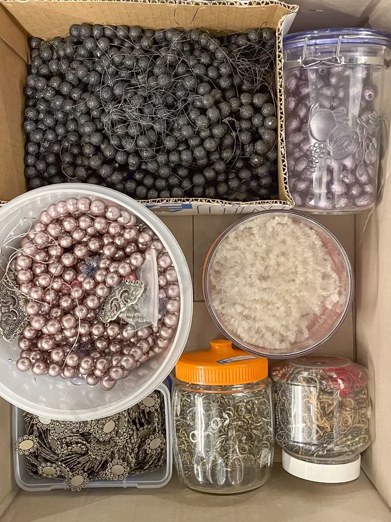 Collection Jewellery Metal Fittings and Loose Beads Image 1++